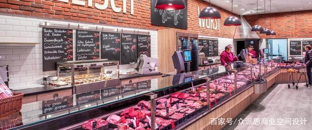 肉类–在新鲜食品柜台globe,其内部涂有油漆,确保了氛围和销售支持